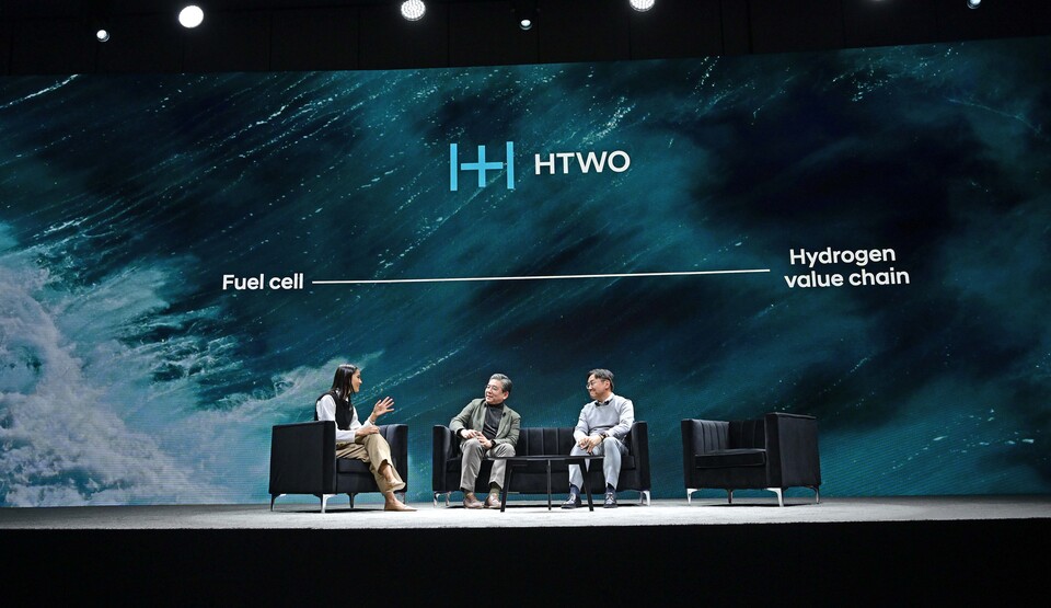 현대차의 연료전지 브랜드인 ‘HTWO’는 수소 밸류체인과 깊은 연관이 있다.(사진=현대차)