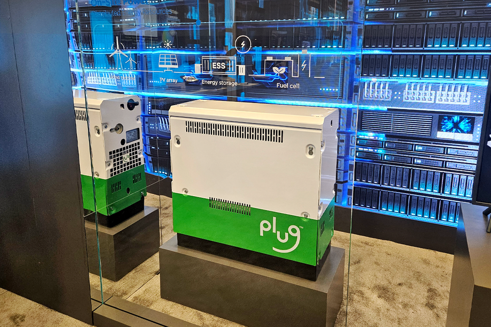 ICT 패밀리 데모룸 내 AI 데이터 센터에 전시된 젠드라이브.(사진=SK E&S)