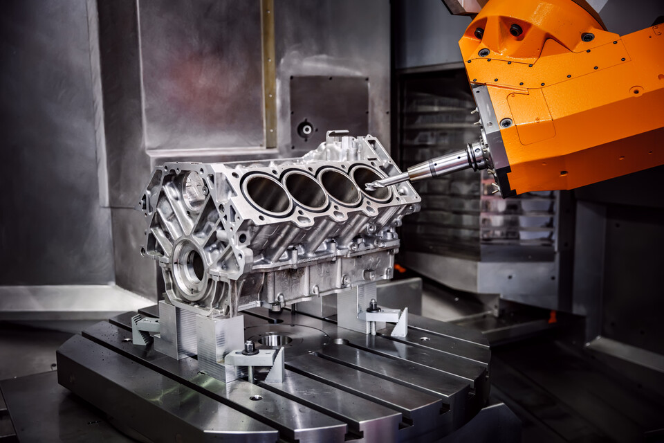 차량용 4기통 내연기관 엔진.