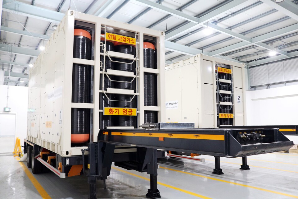 일진하이솔루스의 타입4 450바 튜브트레일러.