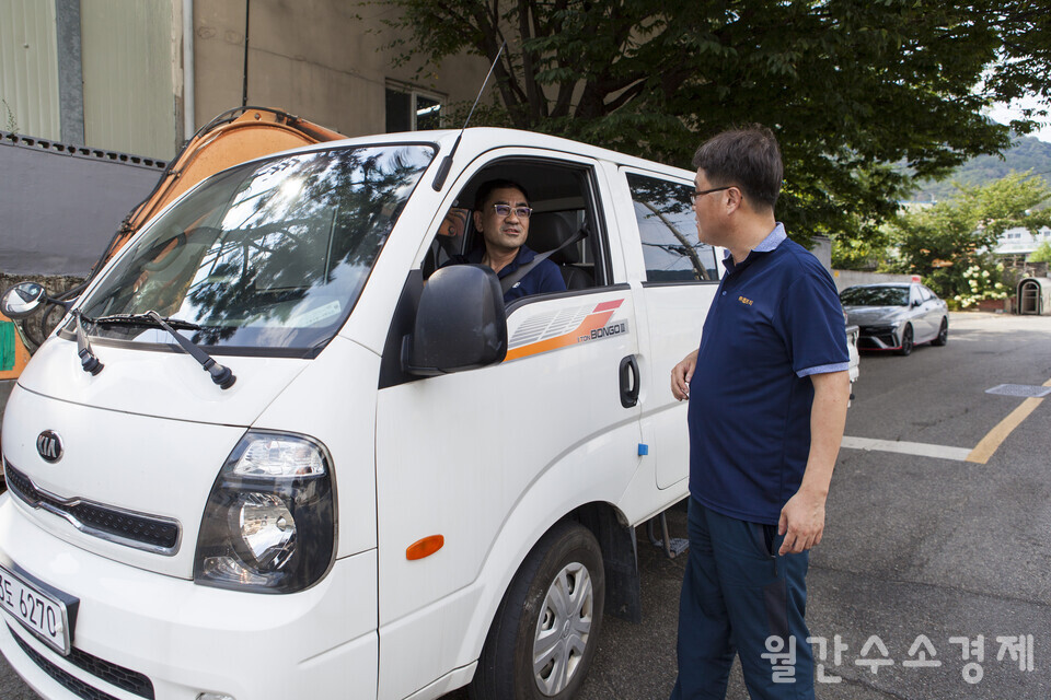 오창용 씨가 2019년형 1톤 트럭을 끌고 캠프티를 찾았다. 