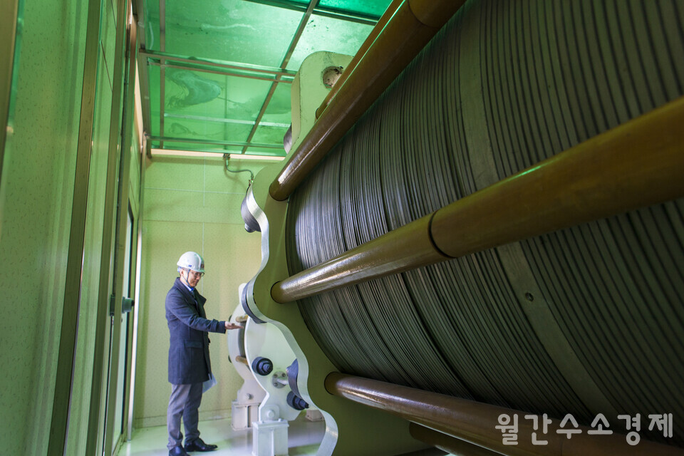 대부도 현장에 설치된 50N㎥, 200N㎥ 알칼라인 전해조. 