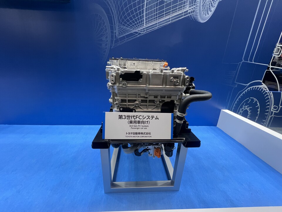 도요타가 H2&FC EXPO에서 공개한 차량용 3세대 연료전지 시스템.(사진=독자 제공)