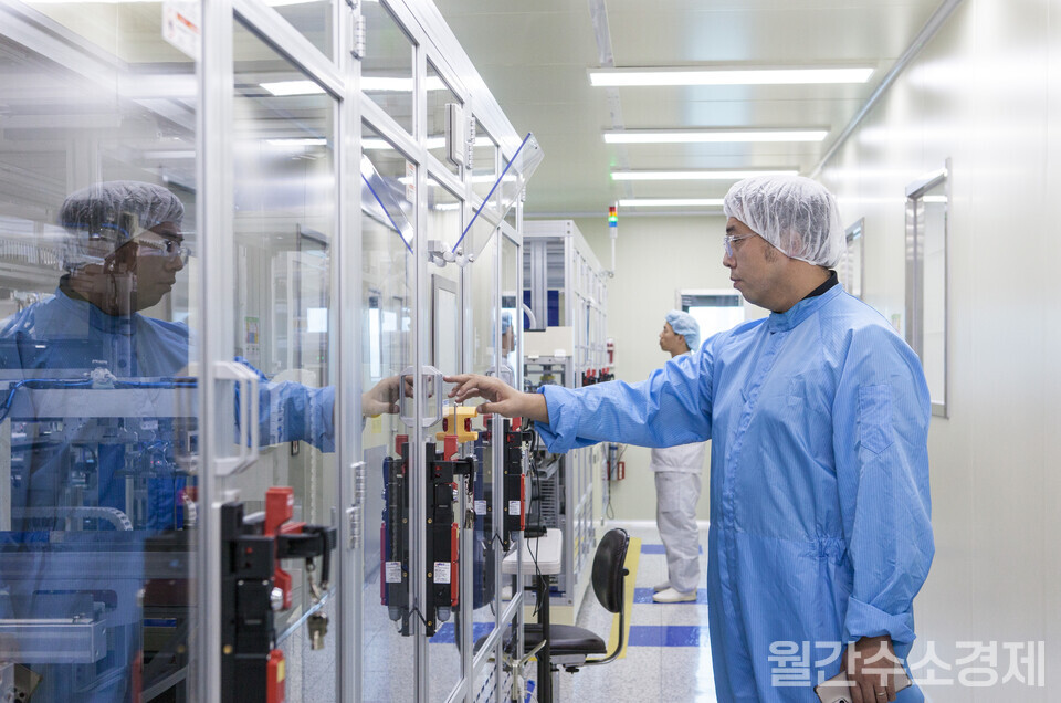 수소연료전지동 내부의 자동화 생산라인으로 PEM 수전해용 MEA 양산에 활용될 수 있다.(사진=성재경 기자)