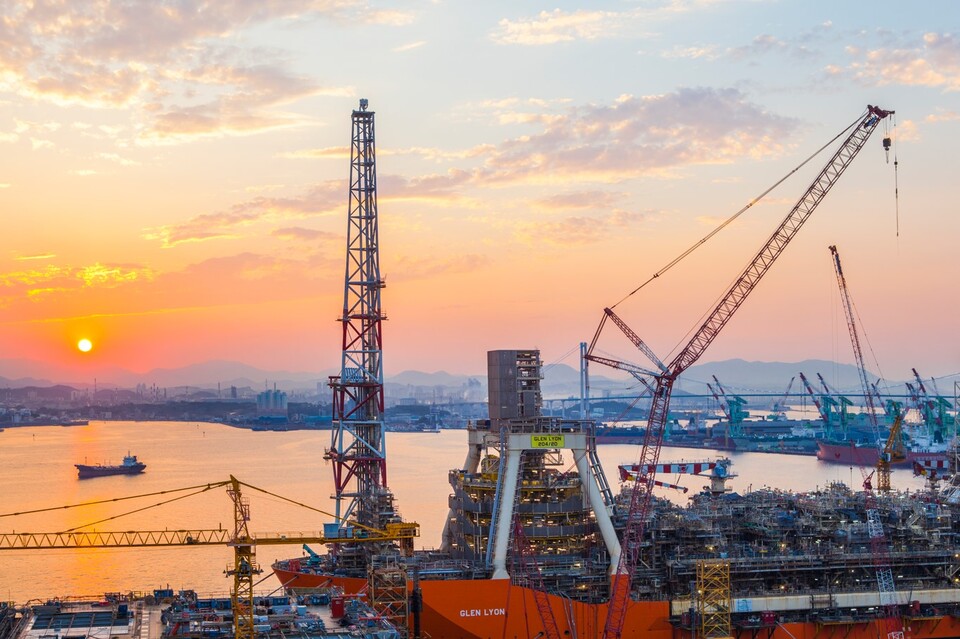 HD현대중공업이 있는 울산항의 전경.