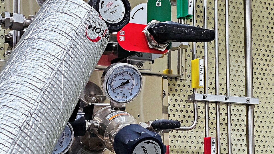 이번 테스트에 사용된 암모니아를 시스템에 공급하는 피팅라인.(사진=에이치앤파워)