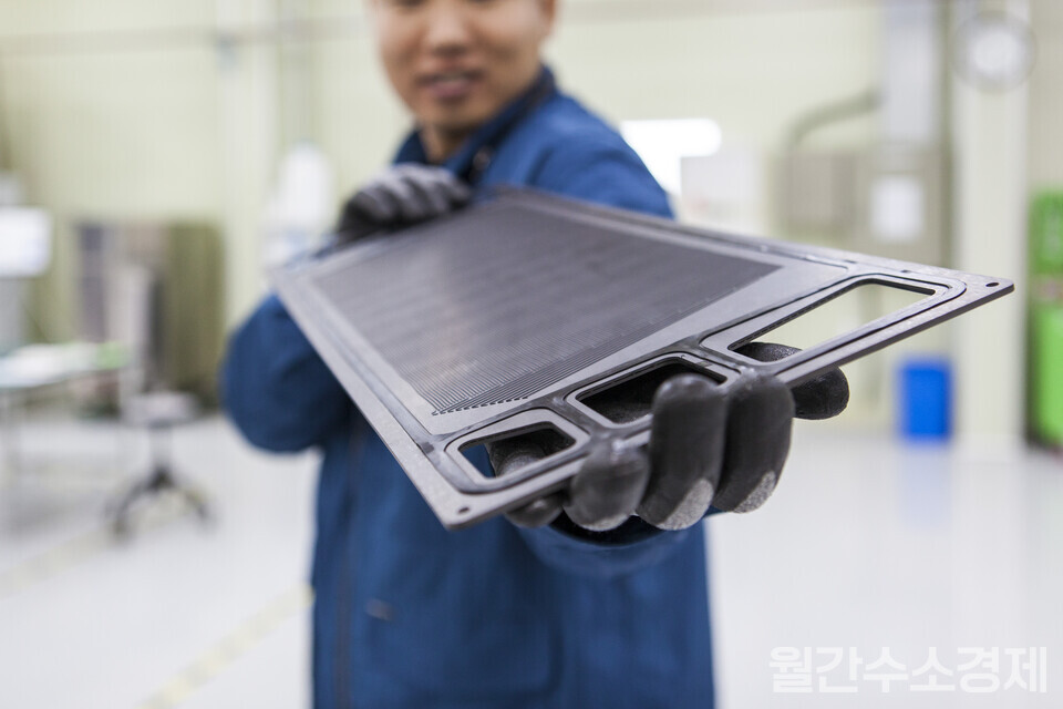 햅스는 애노드, 캐소드 일체형 박판 탄소분리판 기술을 확보하고 있다.(사진=성재경 기자) 