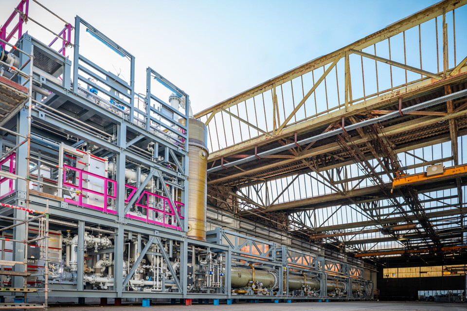 스페인 우엘바에 설치된 티센크루프 누세라의 20MW 알칼라인 수전해 표준 모듈.(사진=thyssenkrupp nucera)